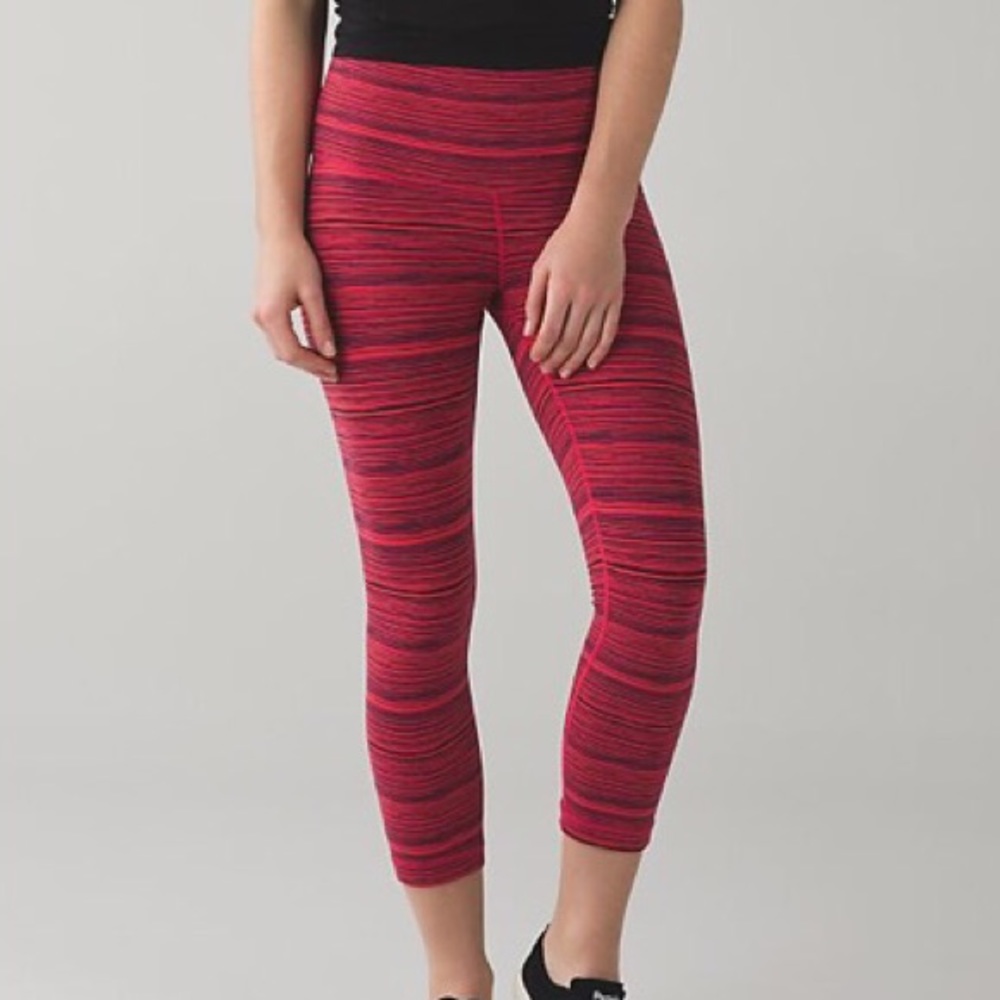 Lululemon crops - Picture 3 of 6